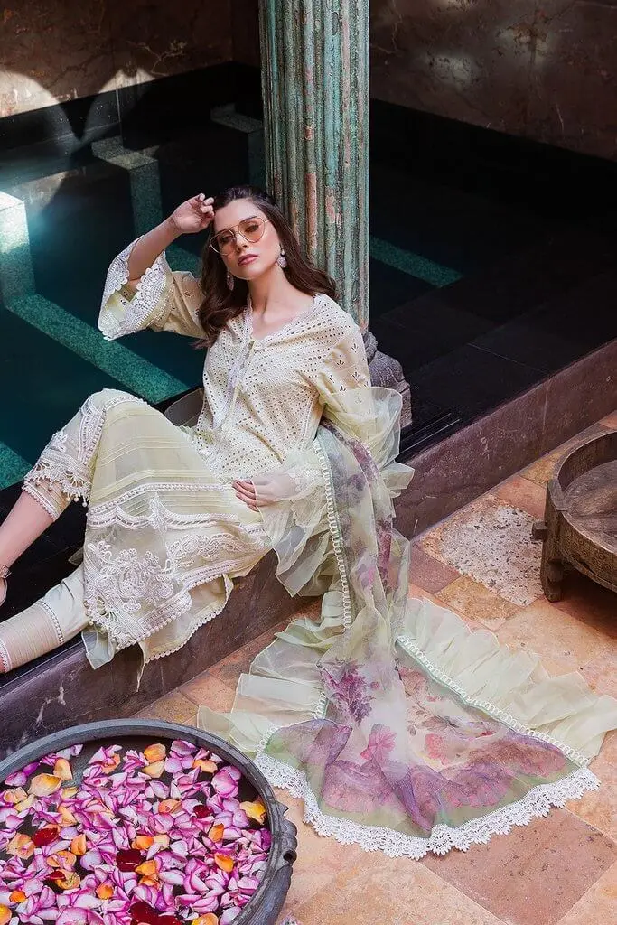 Sobia Nazir Luxury Lawn L20-8B-1